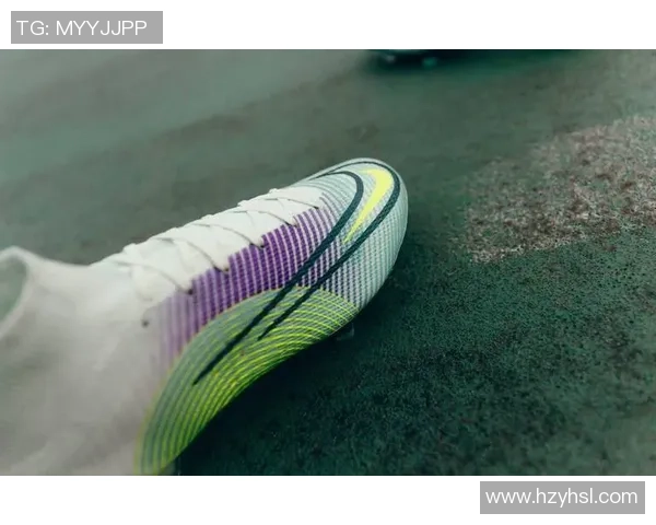 耐克携手顶级足球球星演绎激情绿茵梦想燃动世界舞台